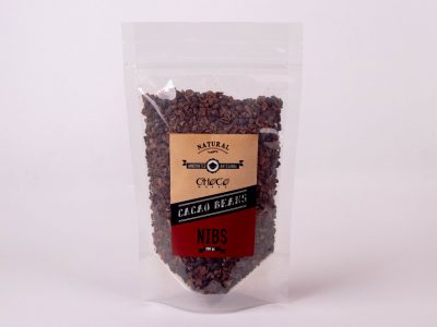 Nibs of roasted cacao beans